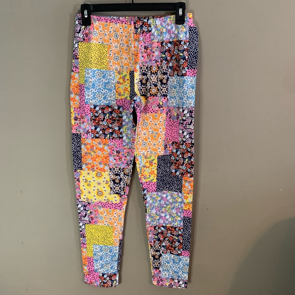 No Boundaries Vibrant Red and Pink Leggings with Patchwork Design